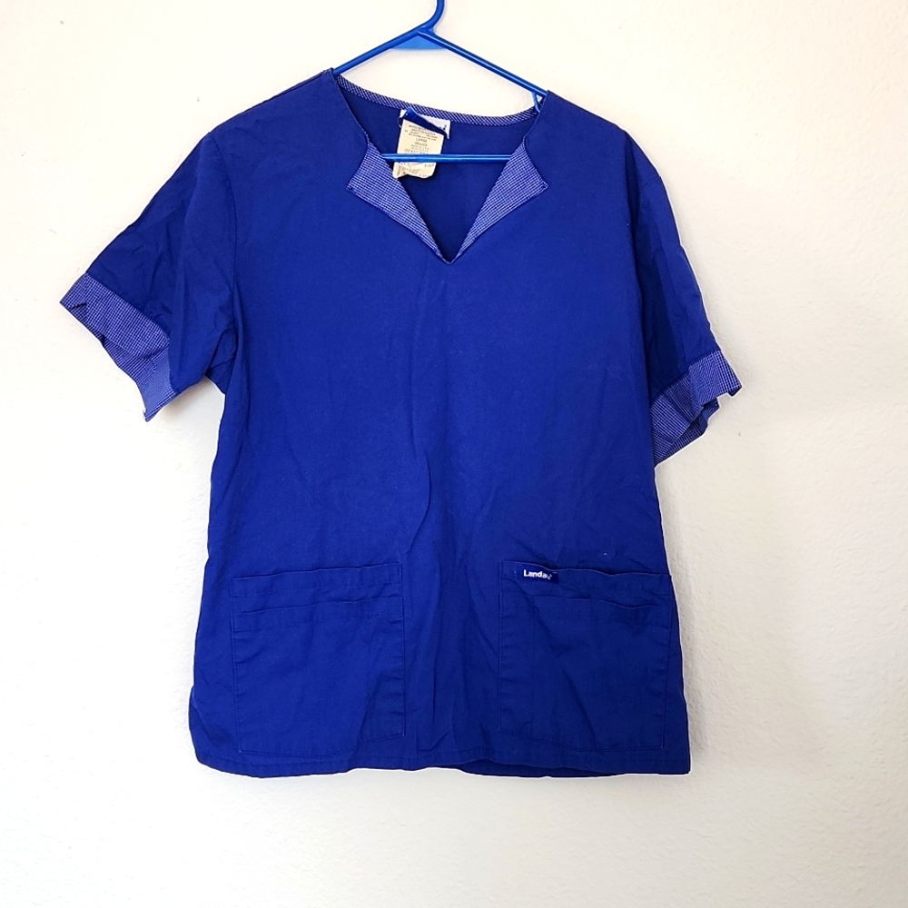 Scrub set